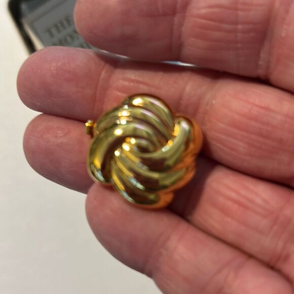 MONET Vintage Pearl Clasp - Picture 6 of 7